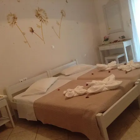 Nikoletta Парос