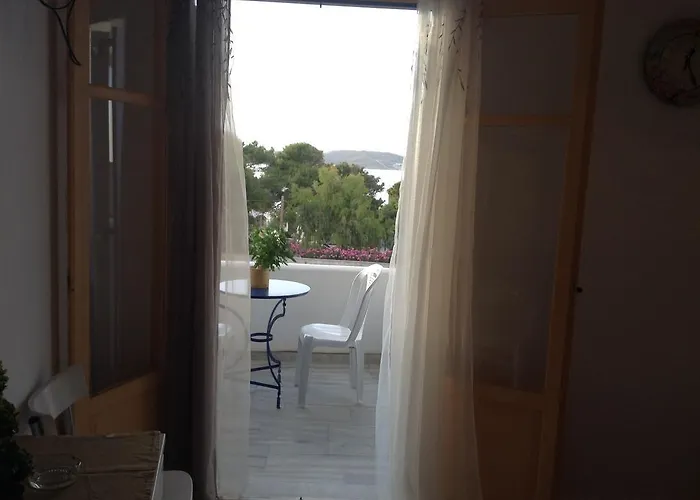 Nikoletta Parikia (Paros)