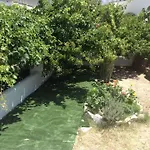 Nikoletta Πανσιόν Πάρος