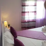 Nikoletta Πανσιόν Πάρος