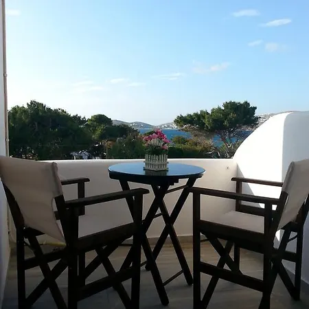 Nikoletta Pensión Páros