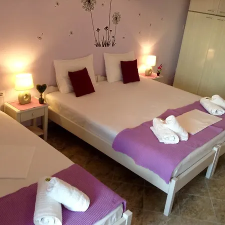 Pensión Nikoletta 3*