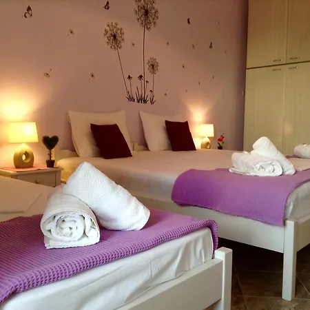 Nikoletta Parikia (Paros)