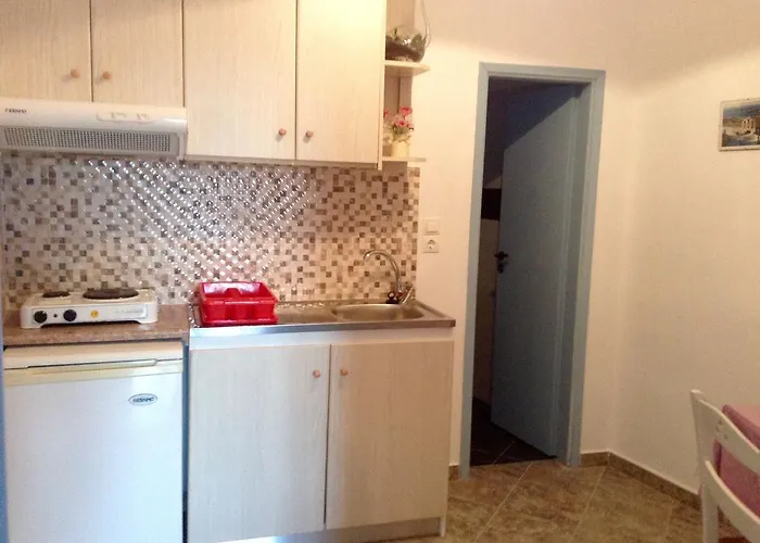 Nikoletta Konukevi 3*